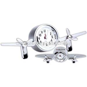 Large airplane propeller clock