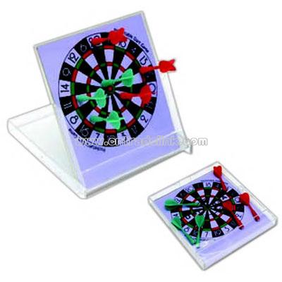 Portable magnetic dart board