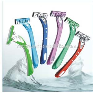 Disposable Triple Blade Razor