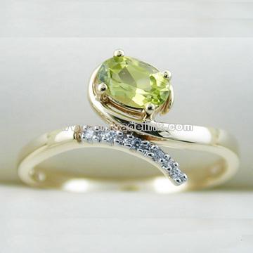 10K Yellow Gold Ring with Peridot