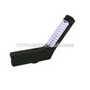 Adjustable head flashlight