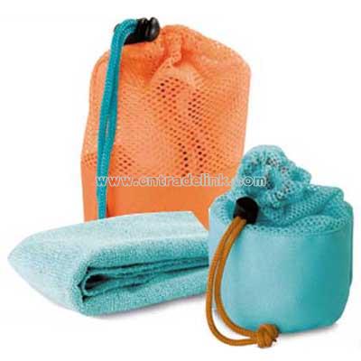 Fitness towel in mesh pouch