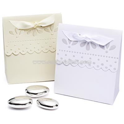 Scalloped-edge Favor Boxes